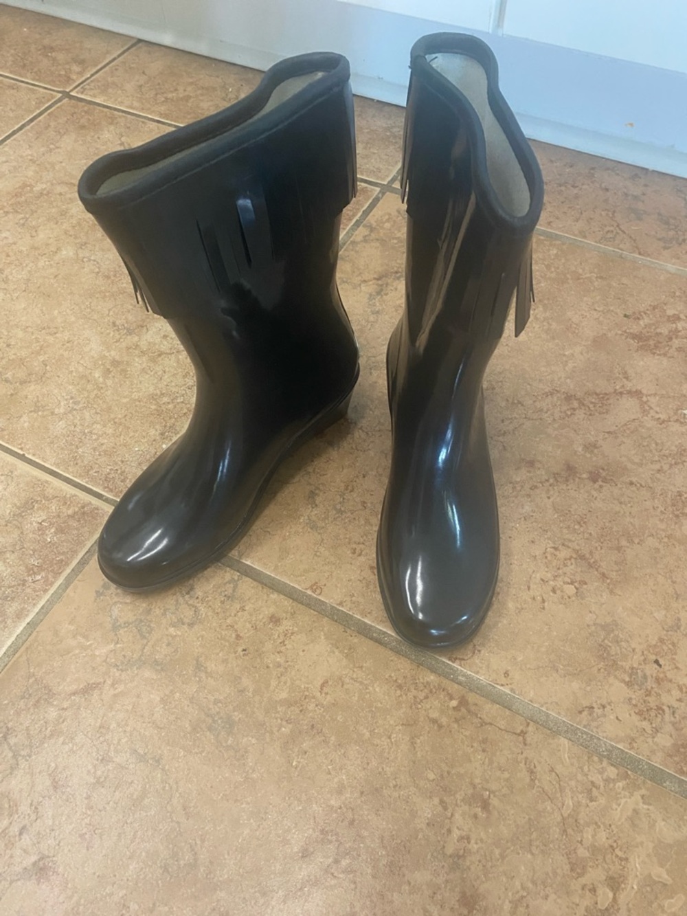 Black Women's Fringe Rain Boots - Comfortable Waterproof Pull-On Style